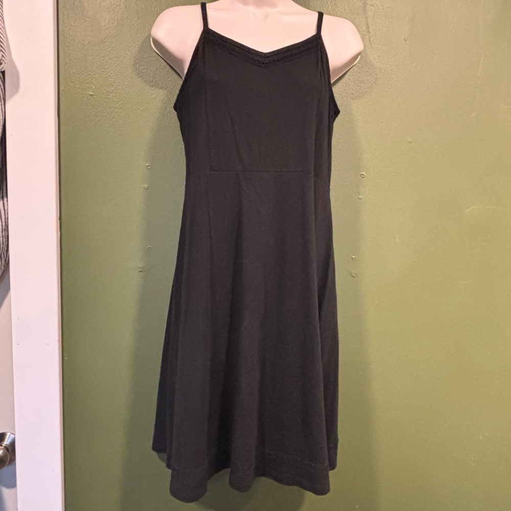 Chic Black Spaghetti Strap Midi Dress